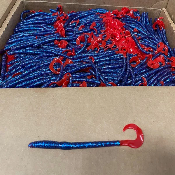 Curly Tail Worms Electricblue /RedTail 100 Stuks 3 Curly Tail Worms Electricblue /RedTail 100 Stuks